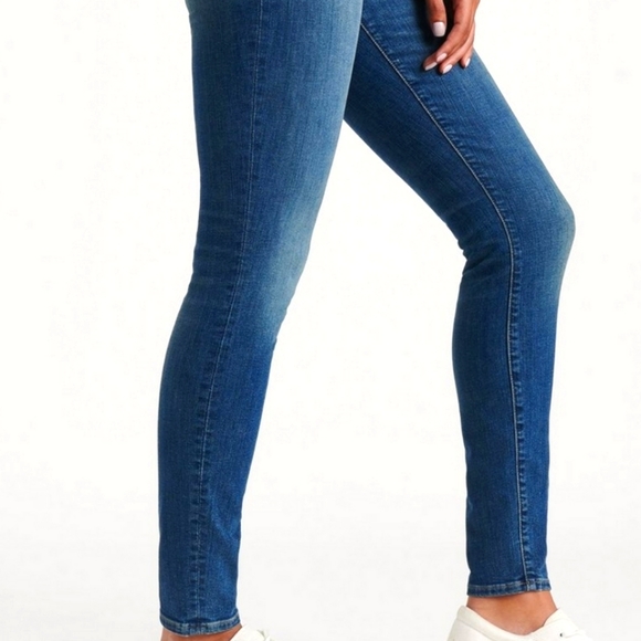 Lucky Brand "Bridgette Skinny" high-rise medium wash jeans, size 28. - Picture 4 of 11